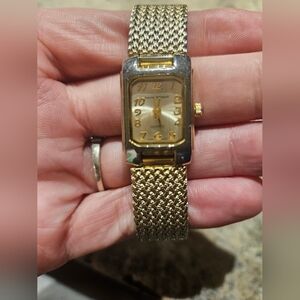 Rare Vintage Gold Harve Benard Women's Watch